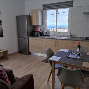 https://casa-pirmide-3-terraza-wifi-y-parking-privado.in-canary-islands.com